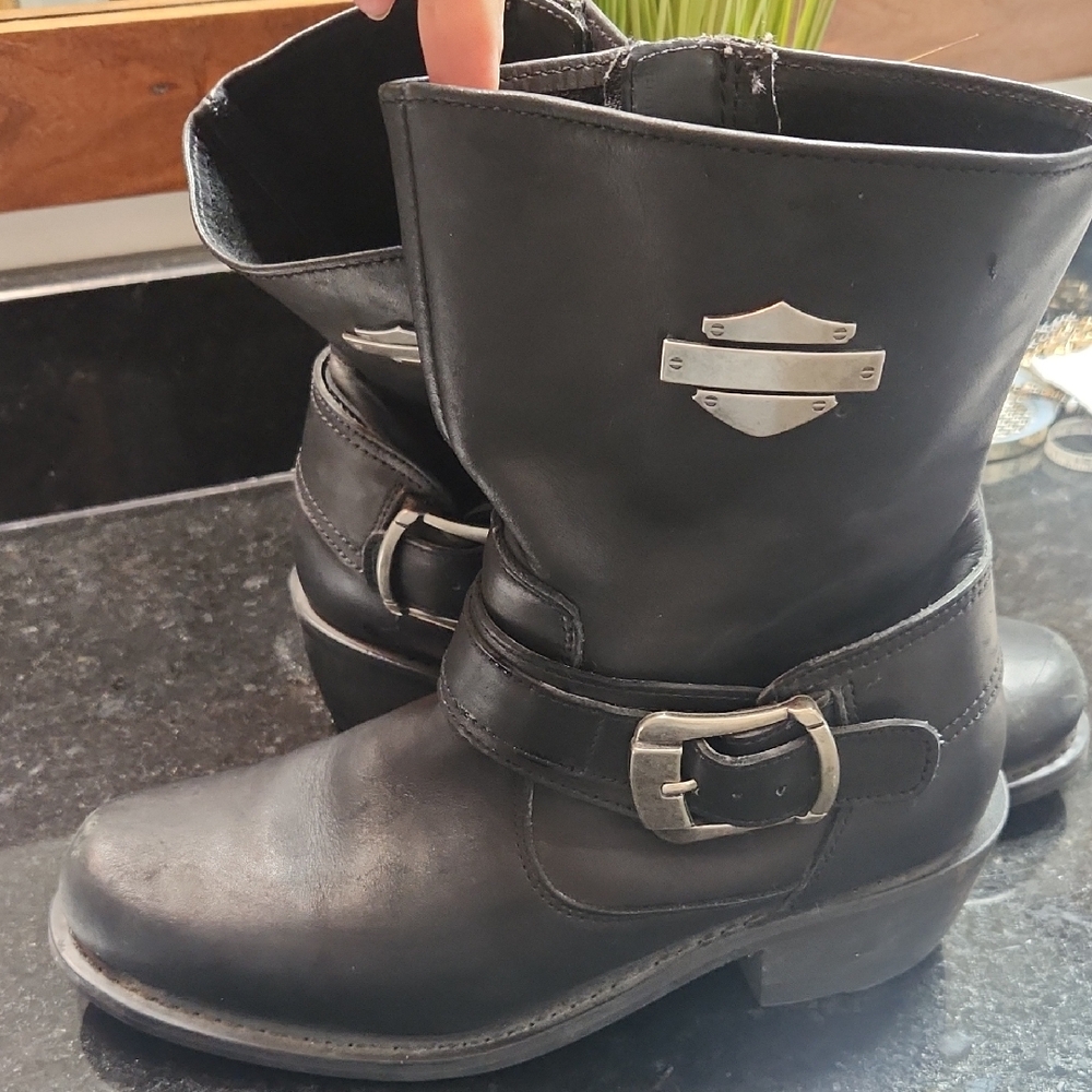 Harley-Davidson Black Leather WOMEN's Boots with Silver Accents